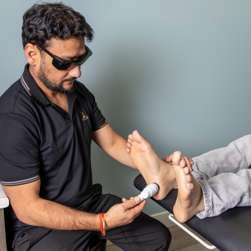 laser-therapy-infrared-light-Mt-Lehman-Physiotherapy-Clinic-Abbotsford-BC